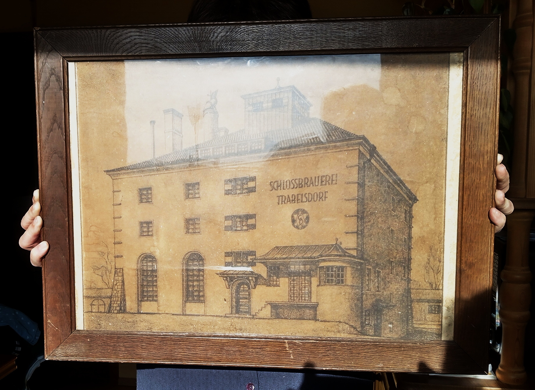 altes gerahmtes Bild, hing im Brauhaus