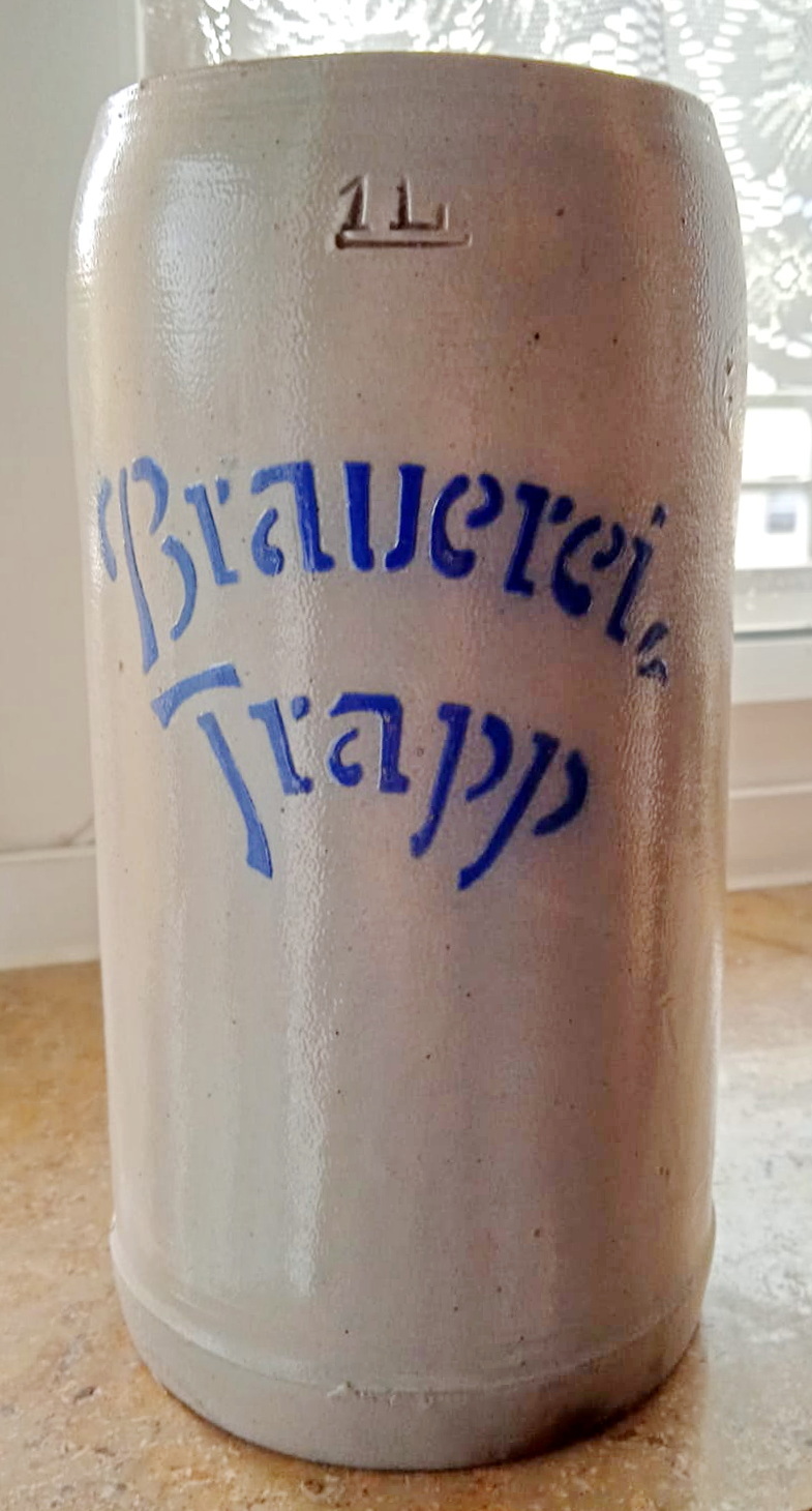 Alter 1-Liter Krug der Brauerei H. Trapp
