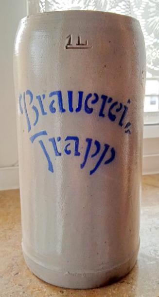 Alter 1-Liter Krug der Brauerei H. Trapp