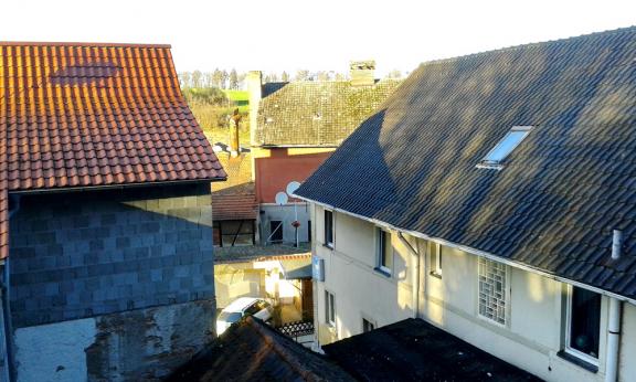 Blick vom ehemaligen Saal auf die Brauerei