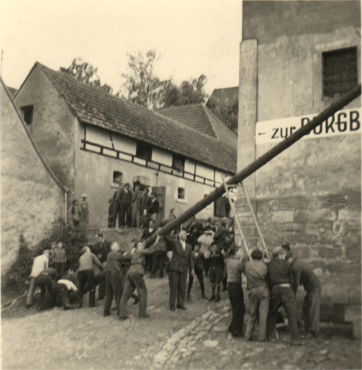 Kirchweihbaum-Aufstellen 1950