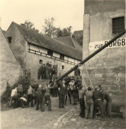 Kirchweihbaum-Aufstellen 1950