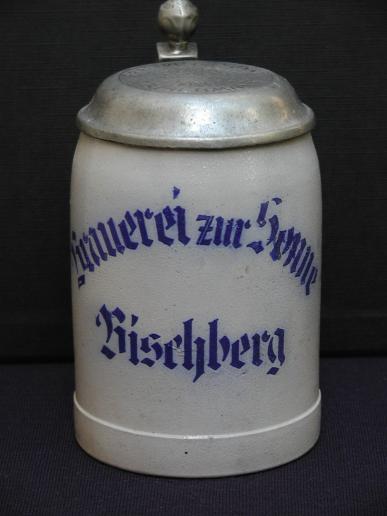 0,5-Liter-Krug mit Zinndeckel