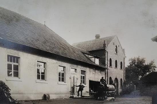 Brauerei und Stallung