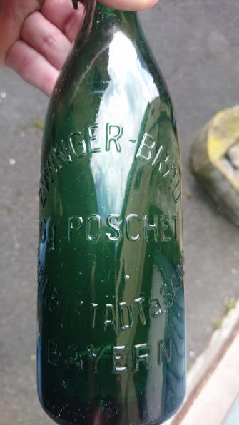 Alte Bierflasche Poschet